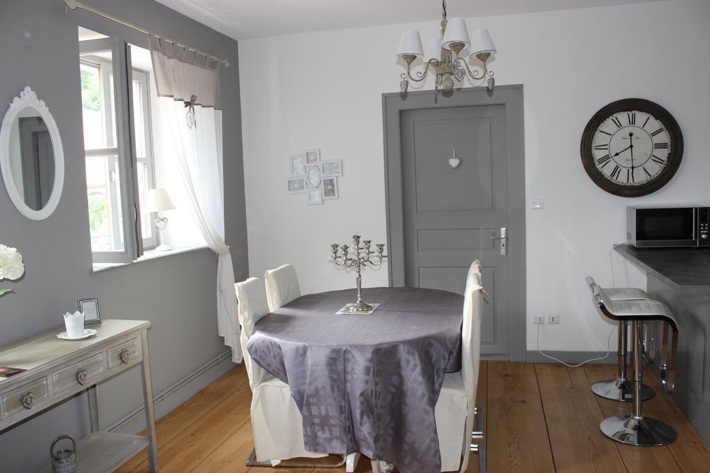 Gite Des 3 Chateaux Ribeauvillé Værelse billede